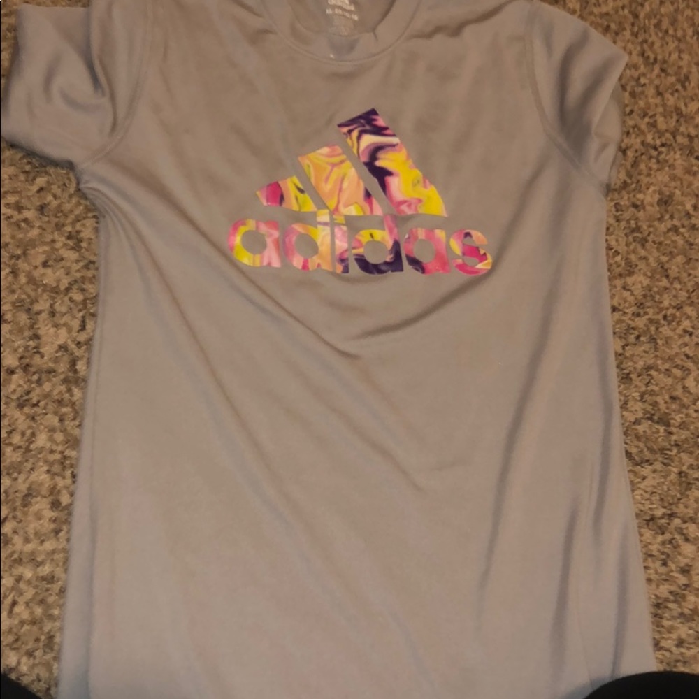 Cute under armour tee!!